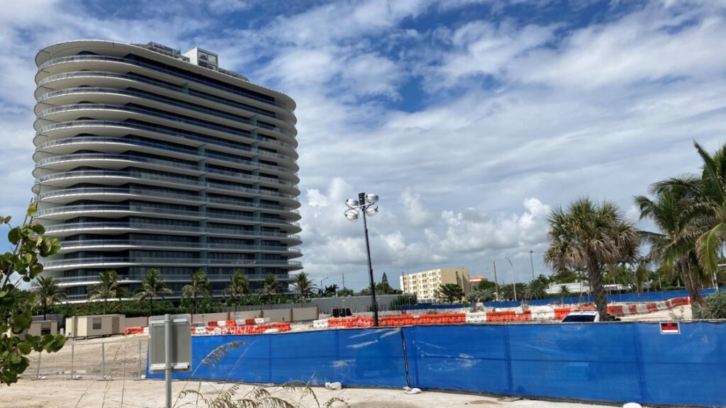 Terreno donde colapsó edificio en Surfside será vendido