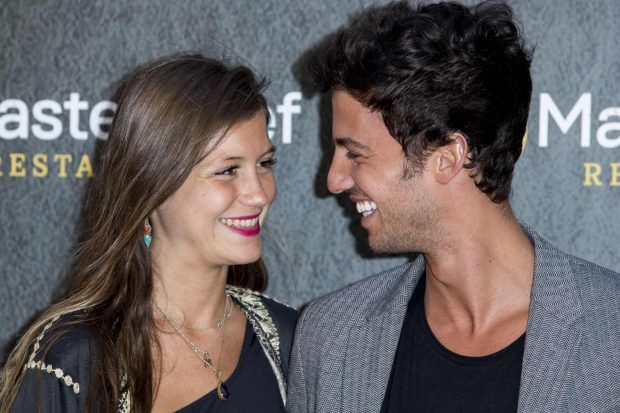 Miri Pérez- Cabrero y Jorge Brazález posando en un photocall / Gtres