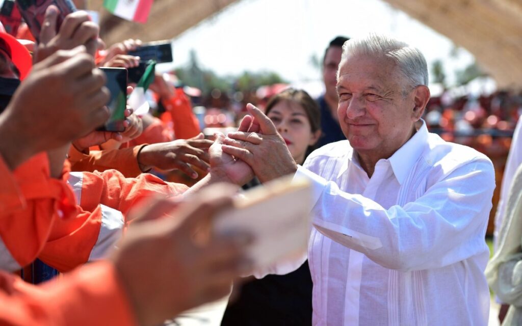55% de los mexicanos cree que AMLO “ha transformado mucho o algo al país”: El Financiero