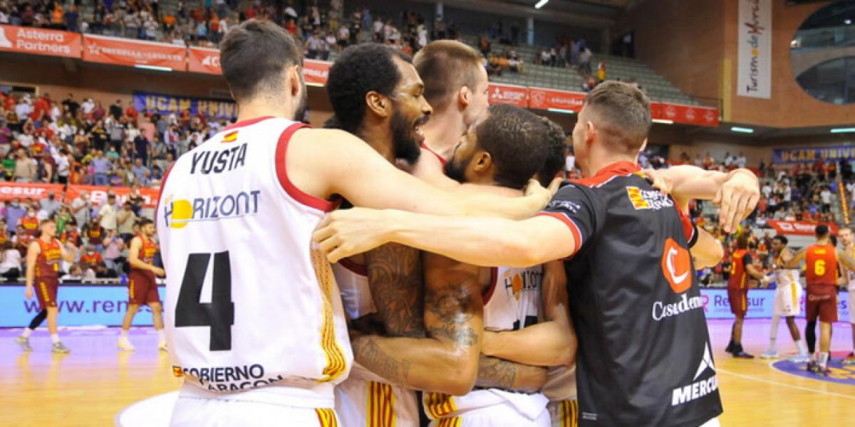 72-77: El Casademont Zaragoza se salva y deja al UCAM Murcia sin playoff