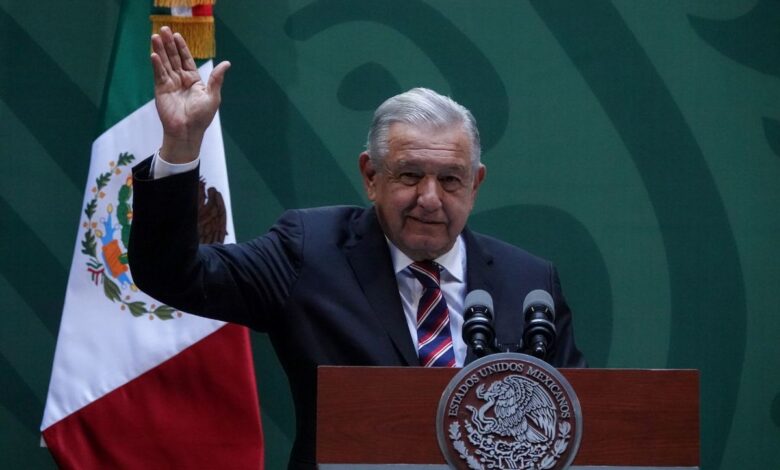 AMLO califica de "política genocida" embargo de EU a Cuba