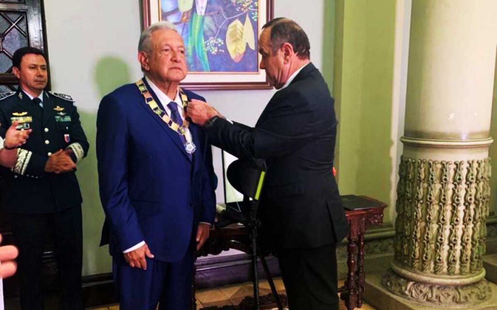 AMLO cuestiona a EU por no dar dinero para Centroamérica | Visita a Guatemala