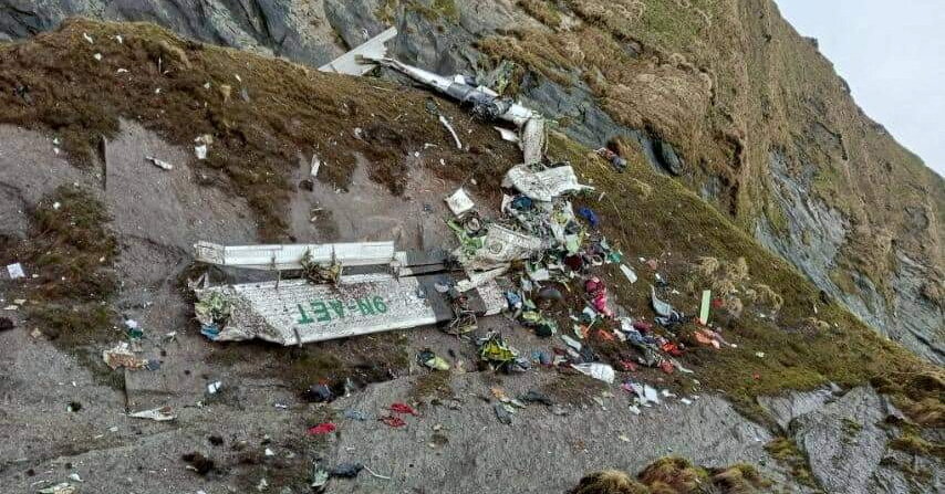 Accidente aéreo en Nepal: se recuperan al menos 14 cuerpos
