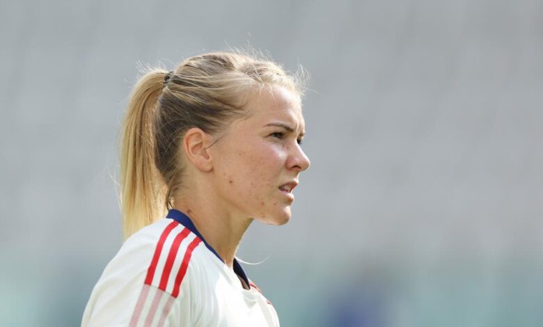 Ada Hegerberg lidera el once del Lyon