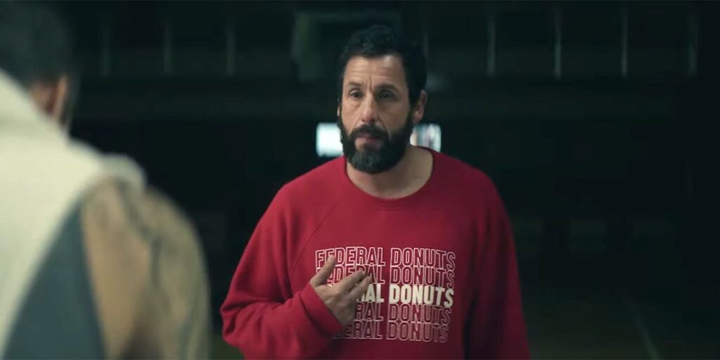 Adam Sandler encuentra a la próxima gran estrella de la NBA en el tráiler de Hustle de Netflix