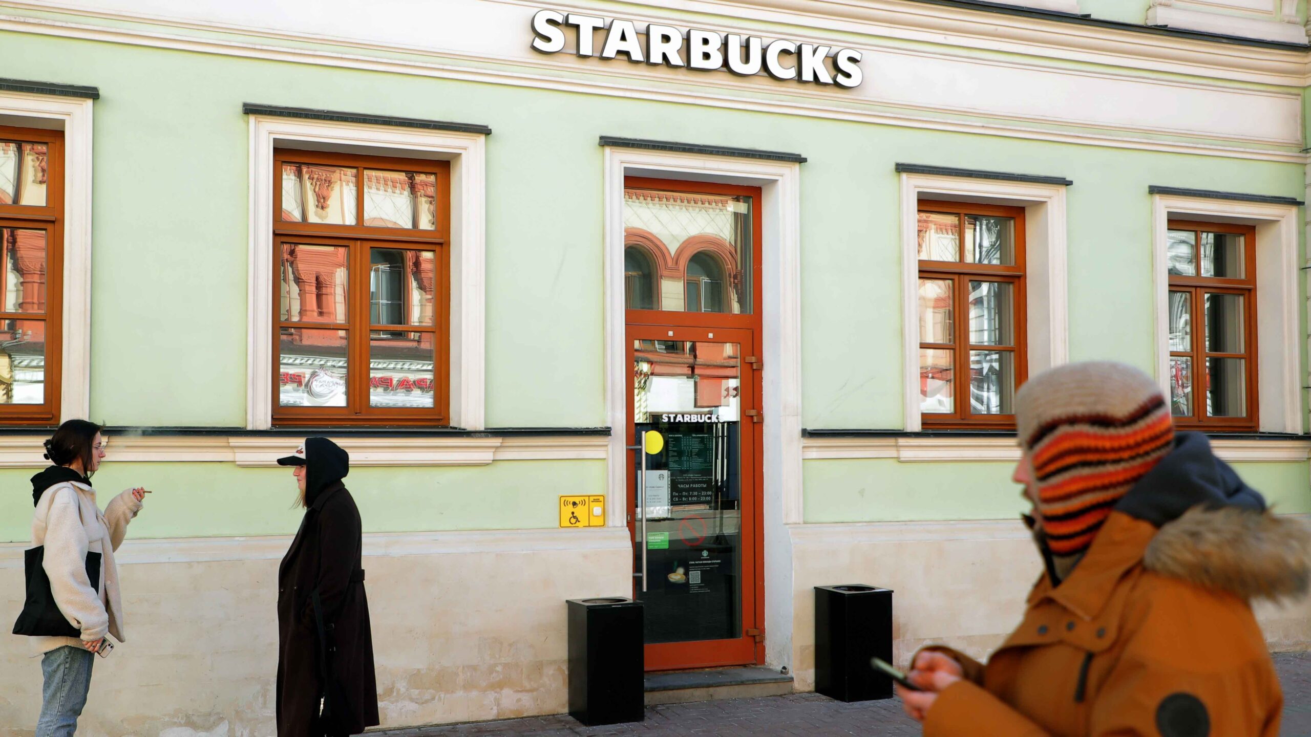 Adiós al Frappuccino: Starbucks cerrará sus 130 cafeterías en Rusia