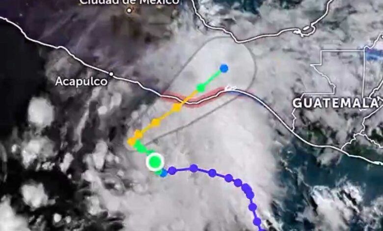 'Agatha' se convierte en Huracán categoría 1; se encuentra frente a costas de Oaxaca y Guerrero