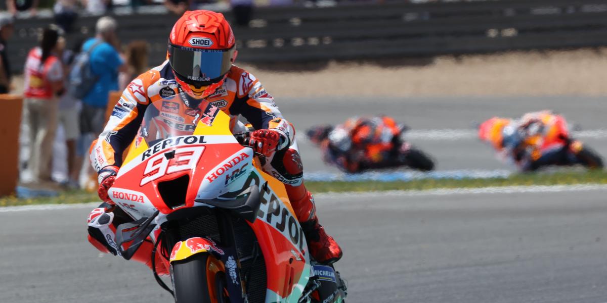 Alberto Puig ve positivo que Marc Márquez volviese a luchar con los primeros