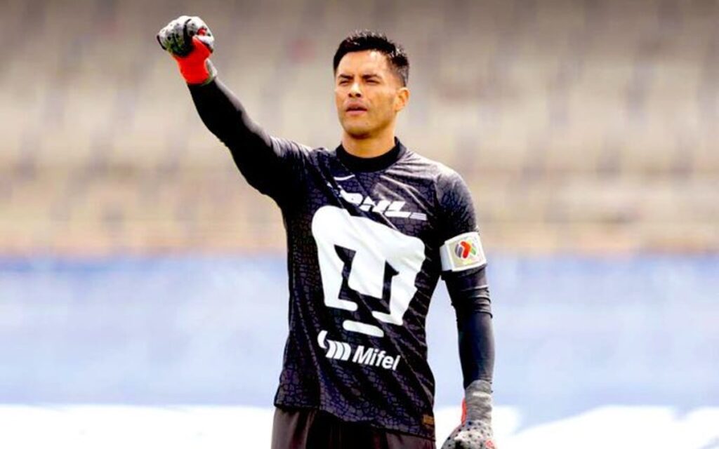 Alfredo Talavera se despide de Pumas