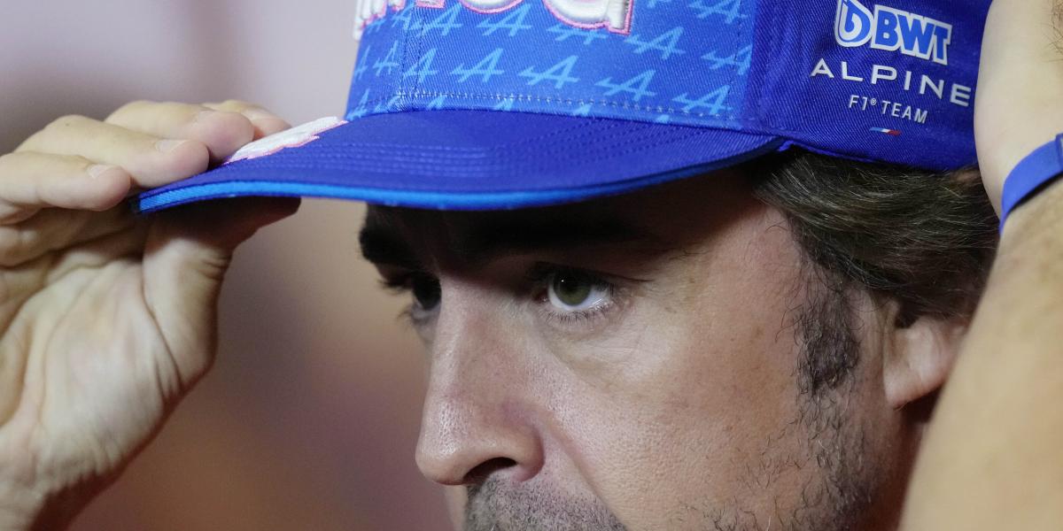 Alonso estalla contra la FIA