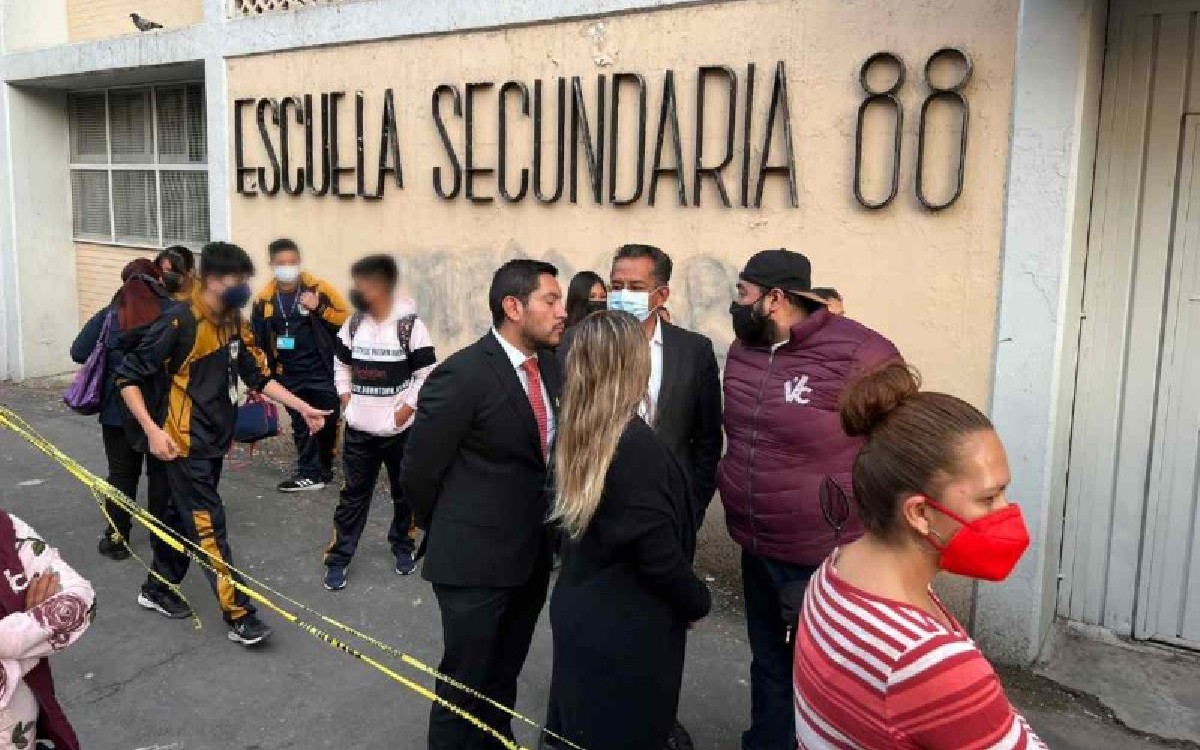 Alumno de secundaria que amenazó con tiroteo, no regresará a la escuela hasta que se avale que recibió ‘atención’