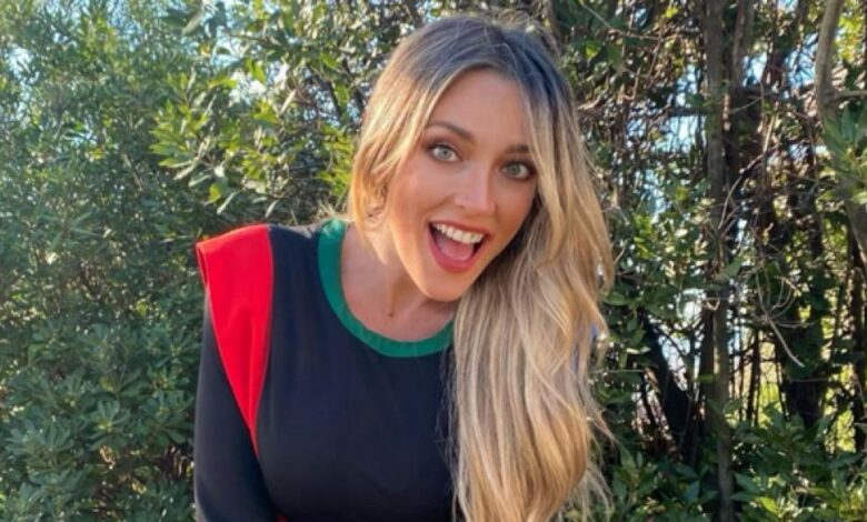 Anna Simón derrite a sus seguidores al dar la bienvenida a su hija con esta primera foto