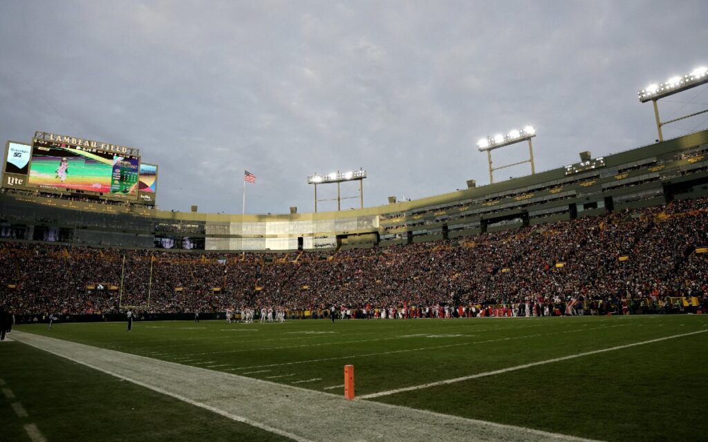 Anuncian "Tazón" Bayern Munich vs. Manchester City en... ¡Lambeau Field! | Video