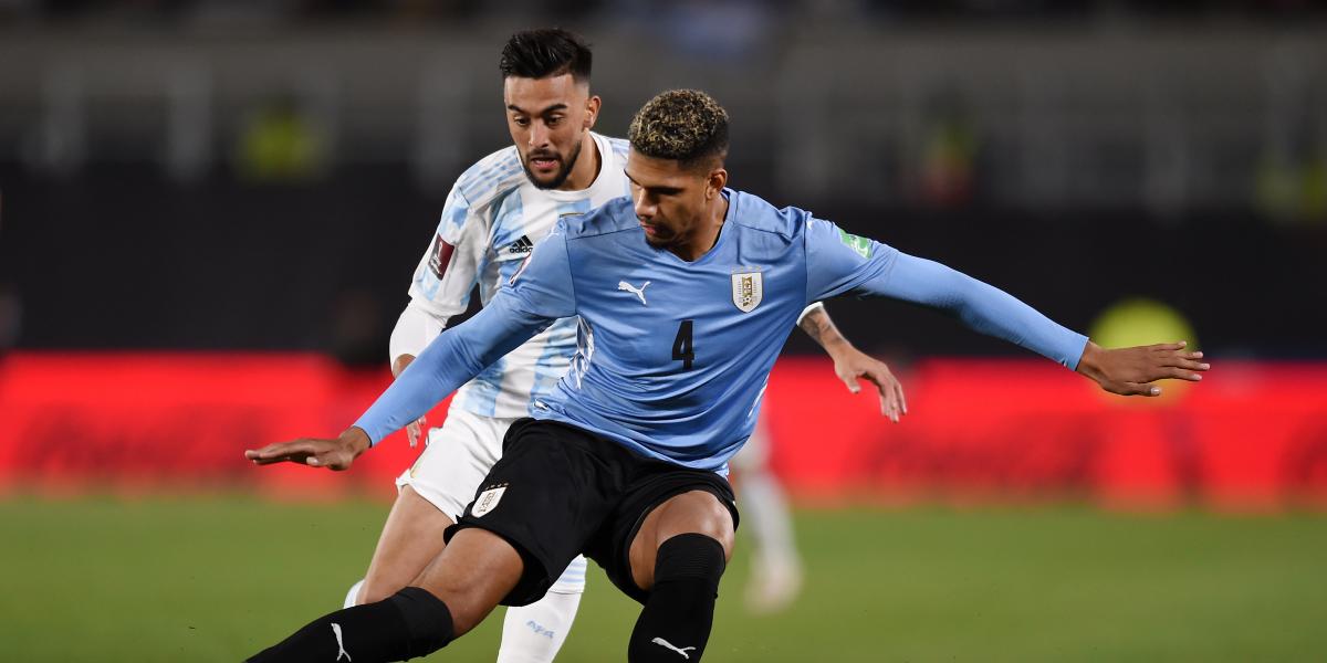 Araujo, convocado para los amistosos con Uruguay