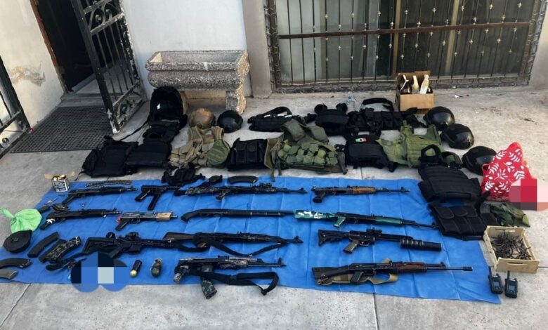 Armamento, narcóticos, equipo táctico... entre lo asegurado por la FGR en Sonora