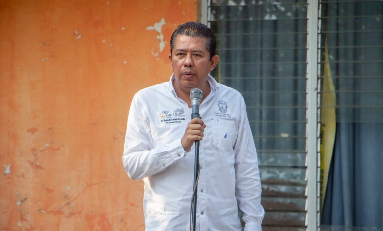 Asesinan a titular del DIF en Acayucan, Veracruz, durante un evento público