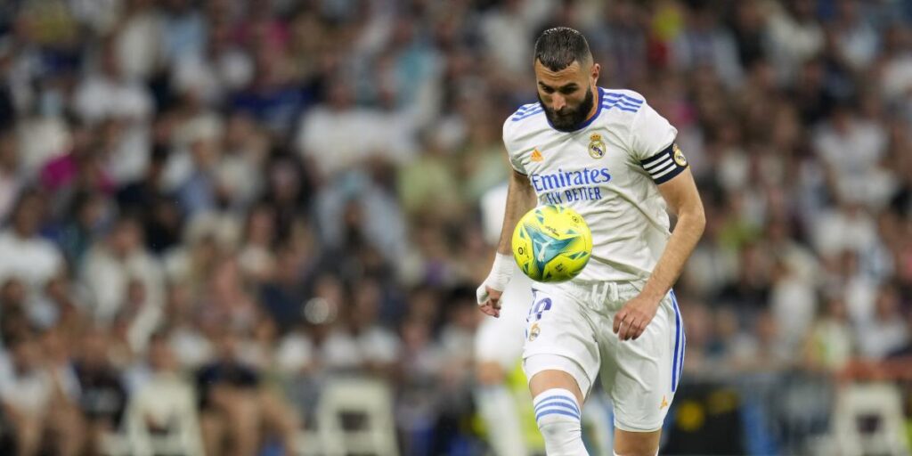 Benzema hace historia y caza a Raúl