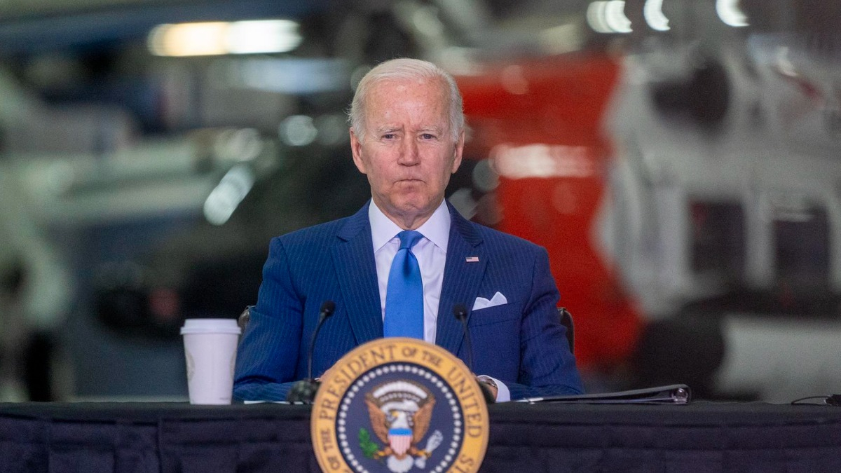 Biden advierte por complicada temporada de huracanes