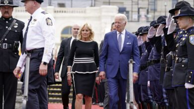 Biden aprueba medidas contra los abusos policiales al cumplirse dos años de la muerte de George Floyd