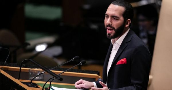 Bitcoin arrastra a El Salvador: las reservas de criptos cayeron 28% mientras Bukele 'compra la caída'