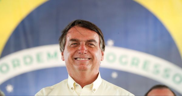 Bolsonaro a ruralistas: “Este gobierno se pone feliz cuando la gente compra armas”