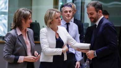 Bruselas ultima un embargo al petróleo ruso tras los cortes de gas a Polonia y Bulgaria