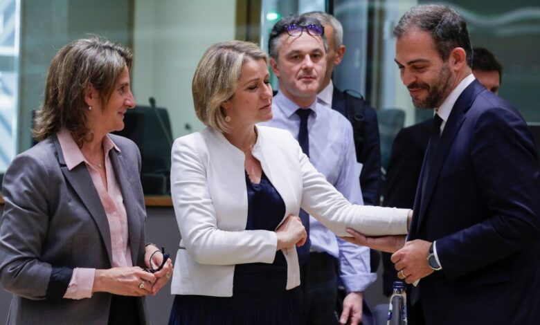 Bruselas ultima un embargo al petróleo ruso tras los cortes de gas a Polonia y Bulgaria