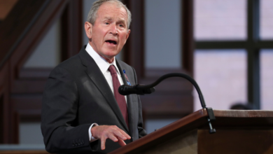 "Brutal e injustificada": Bush condena la invasión de Irak al confundirla con Ucrania
