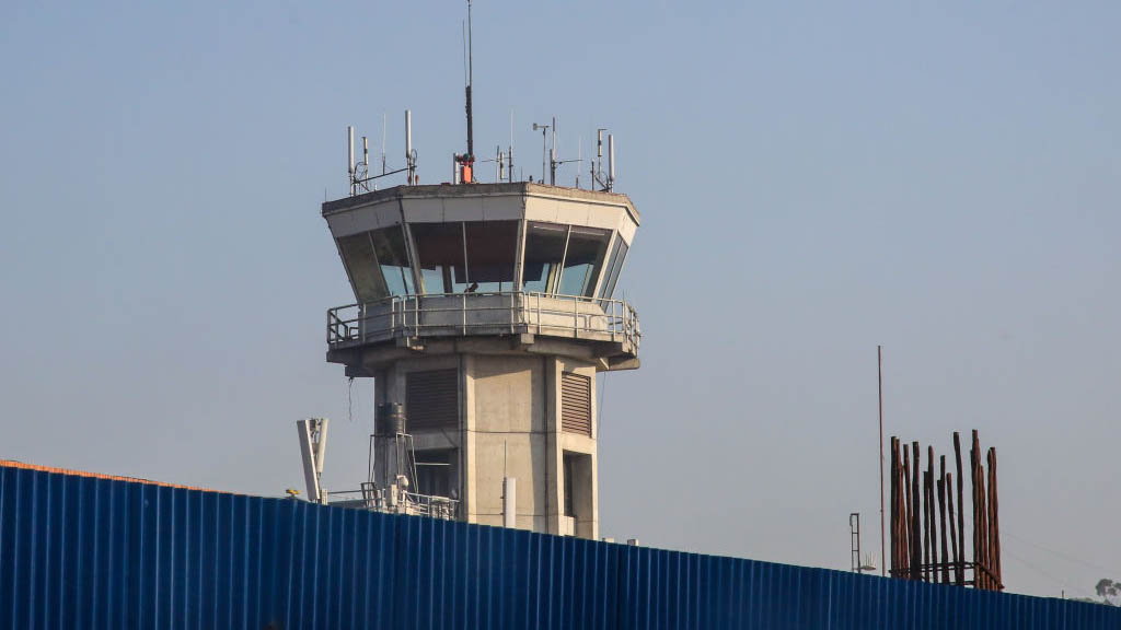 Buscan avión desaparecido con 22 personas a bordo en Nepal