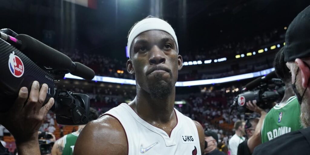 Butler falla el triple para ganar la eliminatoria: "Voy a vivir con ello"