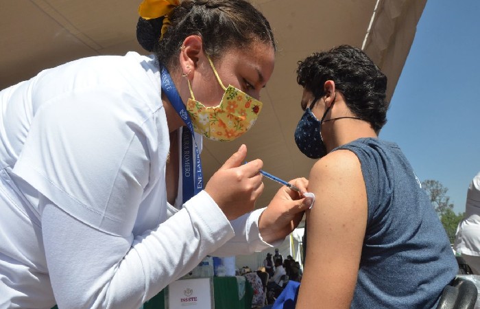 CDMX iniciará vacunación anti-Covid para personas de 12 a 17 años el 30 de mayo