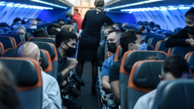 COVID: Europa no exigirá más barbijos en aviones y aeropuertos desde el próximo lunes