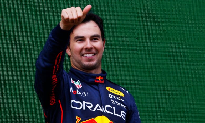 'Checo' alineará en partido de futbol benéfico entre pilotos, ex futbolistas y estrellas del deporte | Video