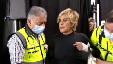 Chelo García-Cortés reaparece tras romperse la muñeca en directo en la 'Sálvame Fashion Week'