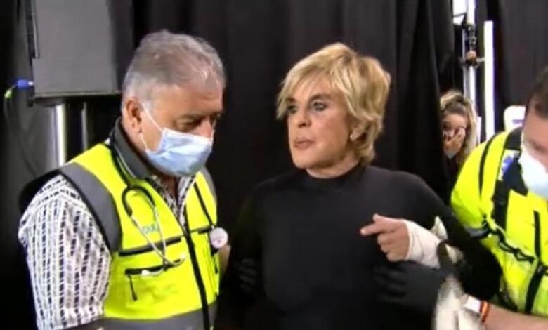 Chelo García-Cortés reaparece tras romperse la muñeca en directo en la 'Sálvame Fashion Week'