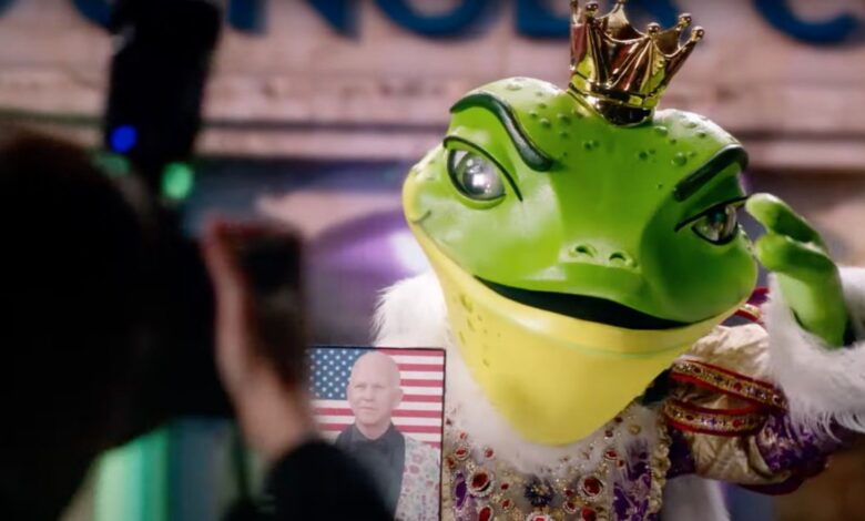 Cheyenne Jackson llama a su experiencia de cantante enmascarado 'profunda'