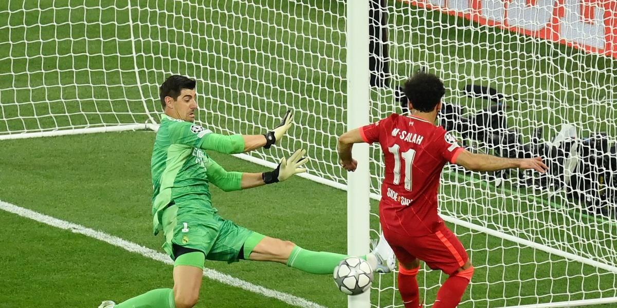 Courtois evita que Salah se quite la espina del Real Madrid