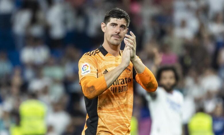 Courtois felicita a Bono por el 'Zamora'