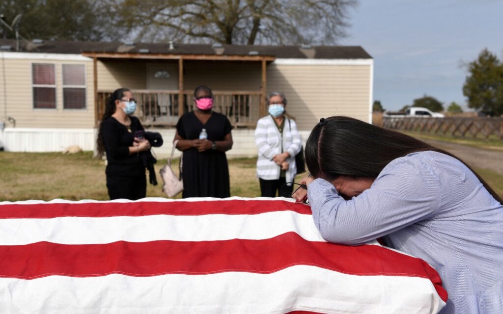 Covid-19 cobra más de 1 millón de vidas en Estados Unidos