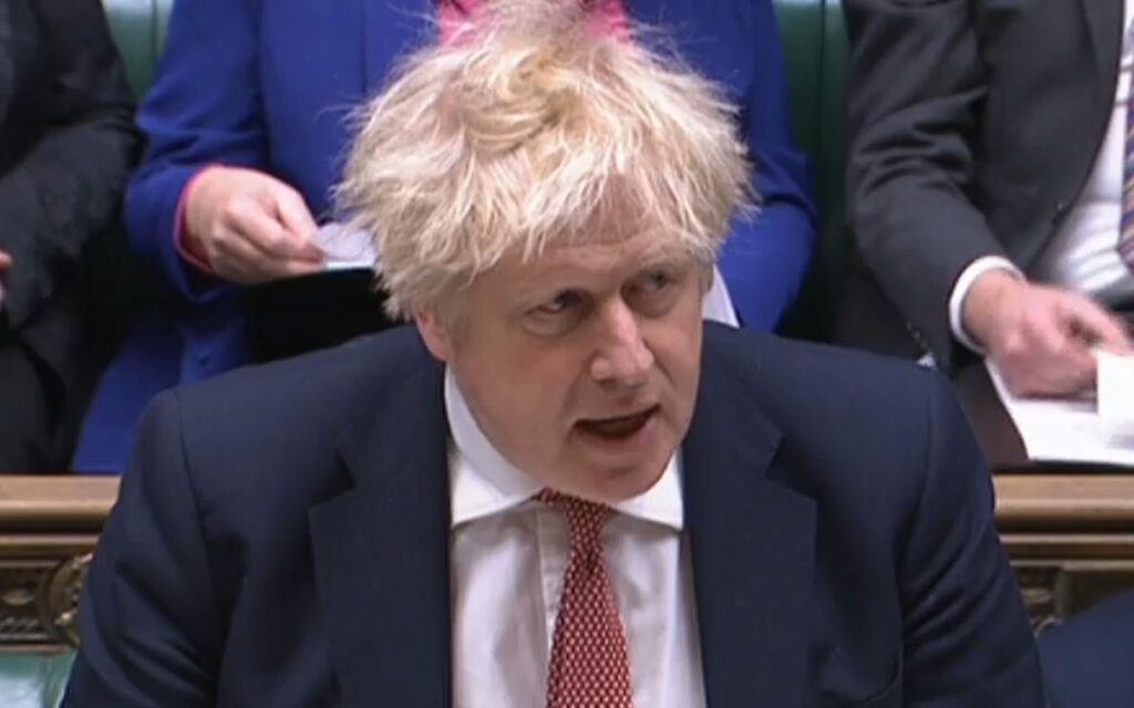 Dan carpetazo a "partygate" de Boris Johnson durante confinamiento por Covid-19