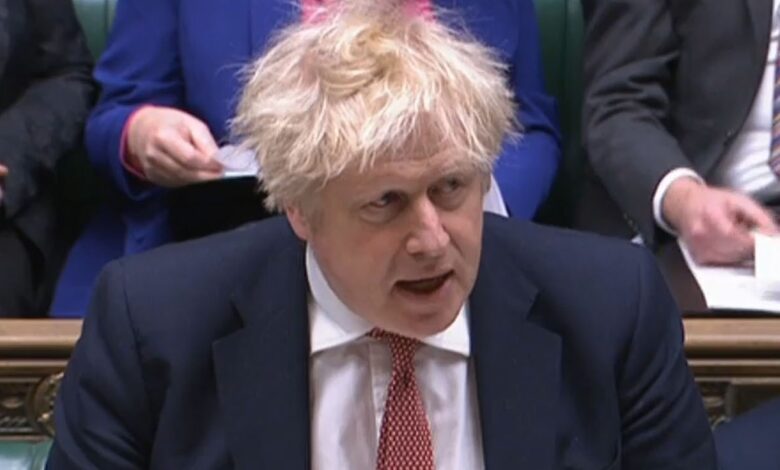 Dan carpetazo a "partygate" de Boris Johnson durante confinamiento por Covid-19