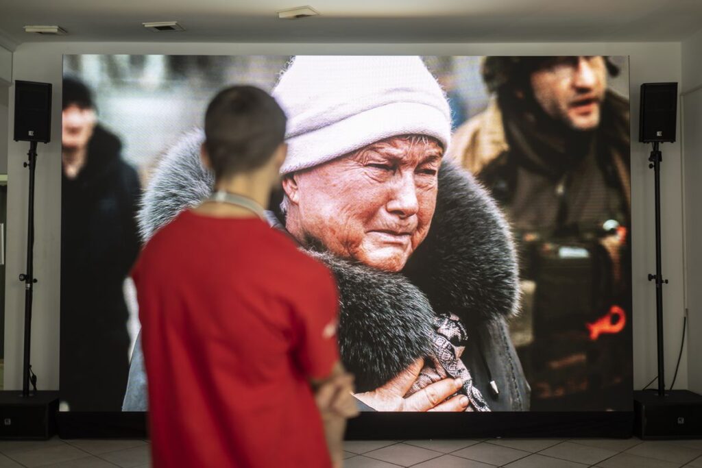 De la Casa Rusia a la Casa de los Crímenes de Guerra de Rusia: Ucrania redobla su presencia en Davos