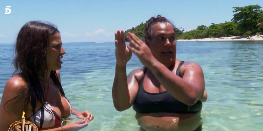 Desi sorprende en 'Supervivientes 2022' con una divertida (y picante) anécdota sexual
