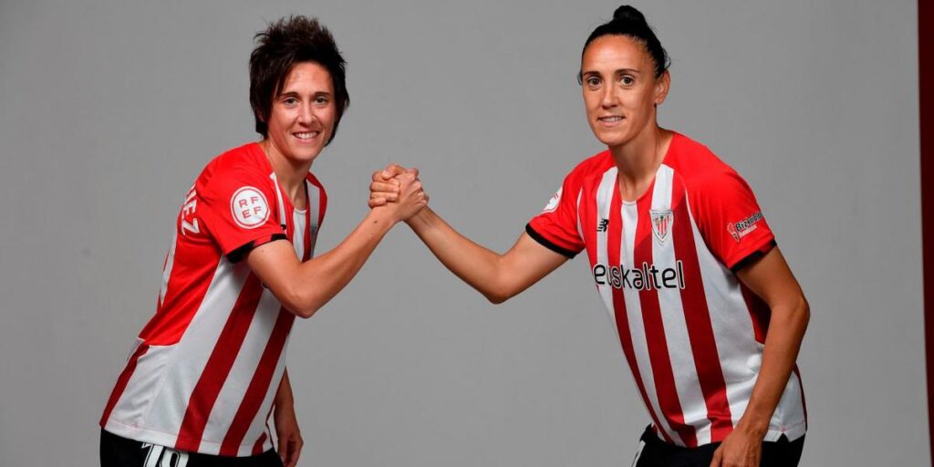 Dos históricas jugadoras del Athletic cuelgan hoy las botas
