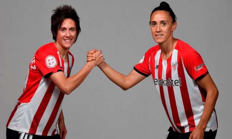 Dos históricas jugadoras del Athletic cuelgan hoy las botas