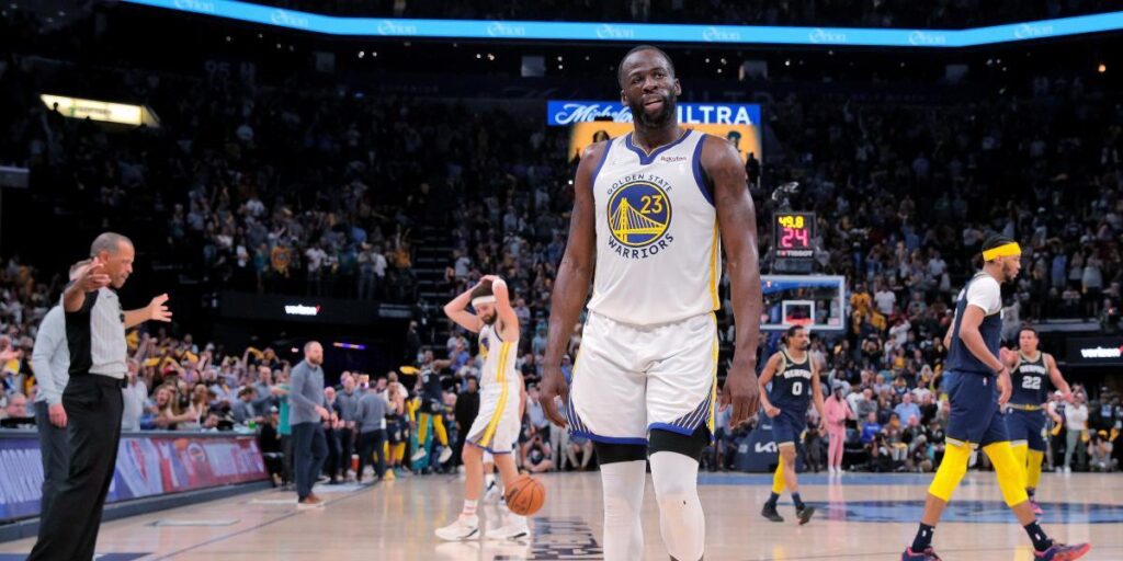 Draymond Green, multado por su peineta a la afición de Memphis
