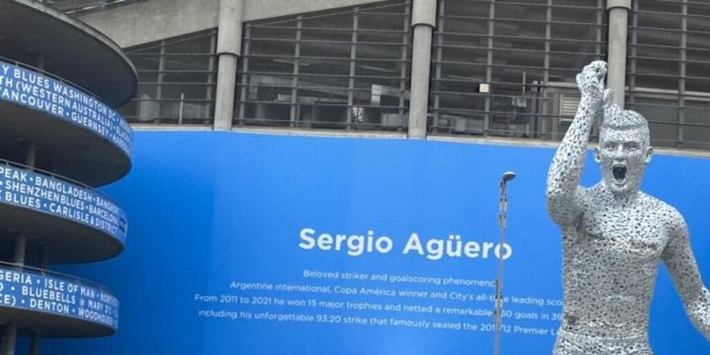 El 'troleo' de Kroos por su parecido con la estatua de Agüero