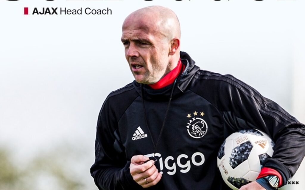 El Ajax de Edson Álvarez tiene nuevo director técnico