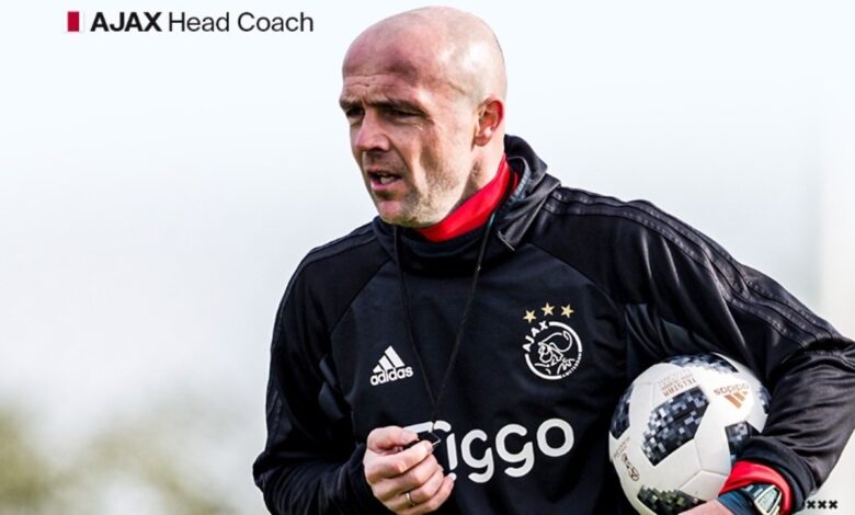 El Ajax de Edson Álvarez tiene nuevo director técnico