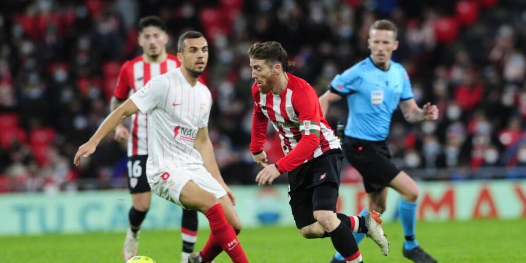 El Athletic, con un ojo en el Pizjuán y otro en el Camp Nou